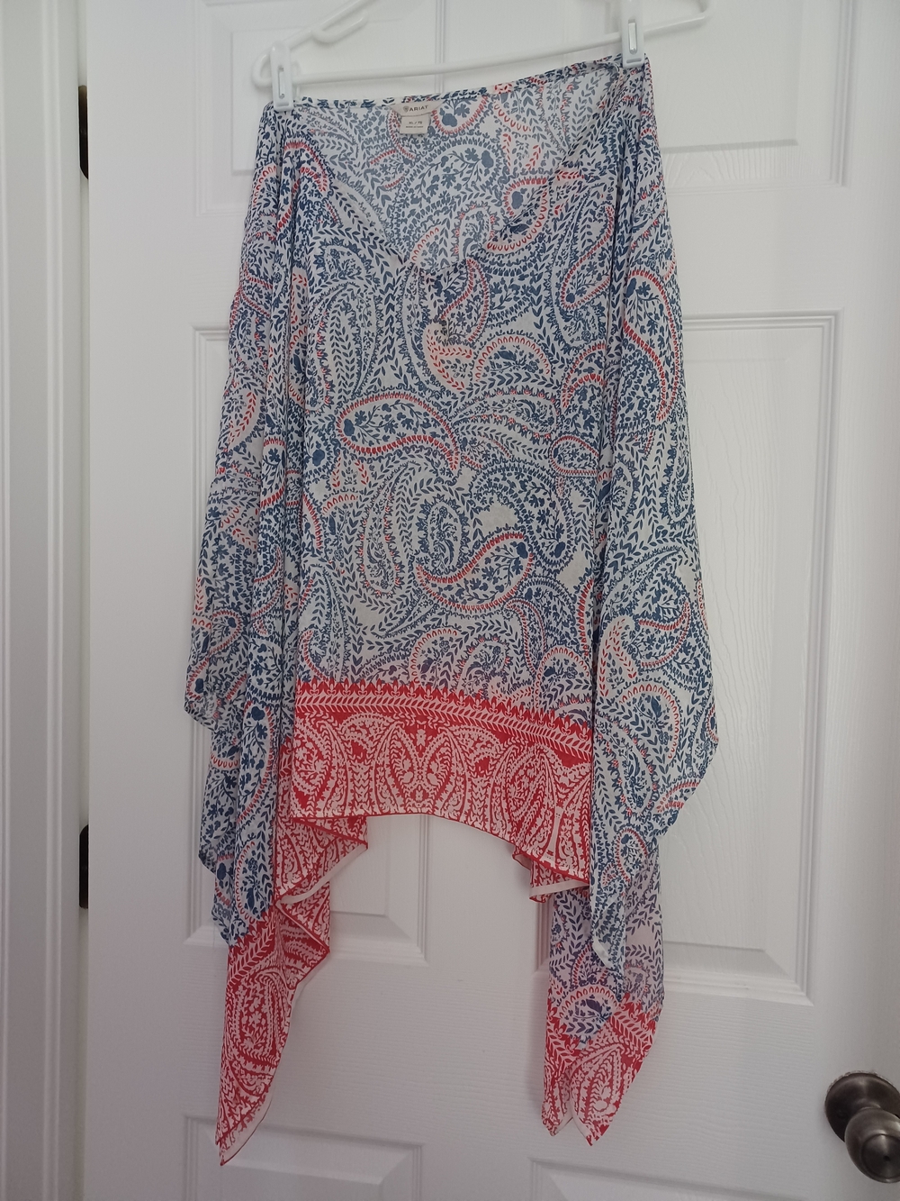 Ariat Womens Size XL Blue and Coral Paisley Asymmetrical Tunic Poncho